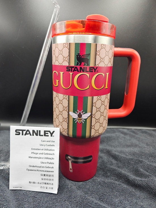 Stanley Red-Accent Beige Patterned Travel Mug
